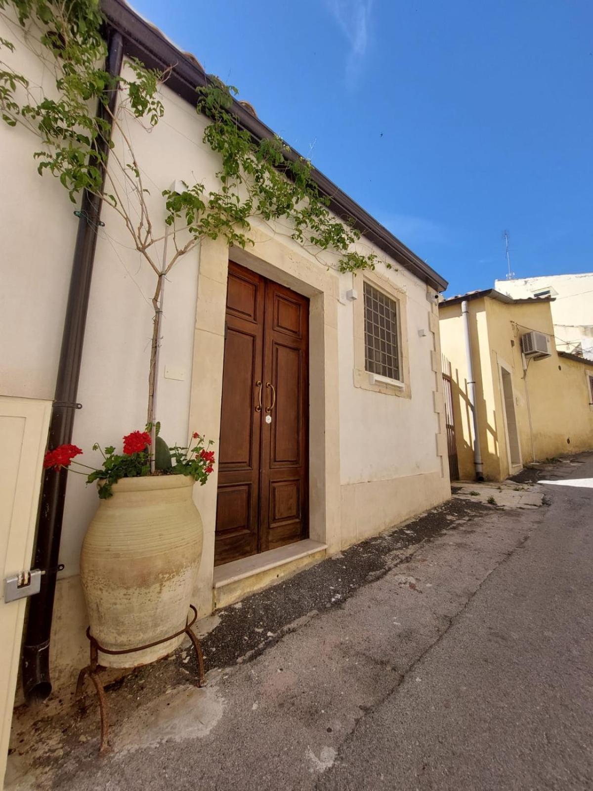 Squisita Home Noto Buitenkant foto