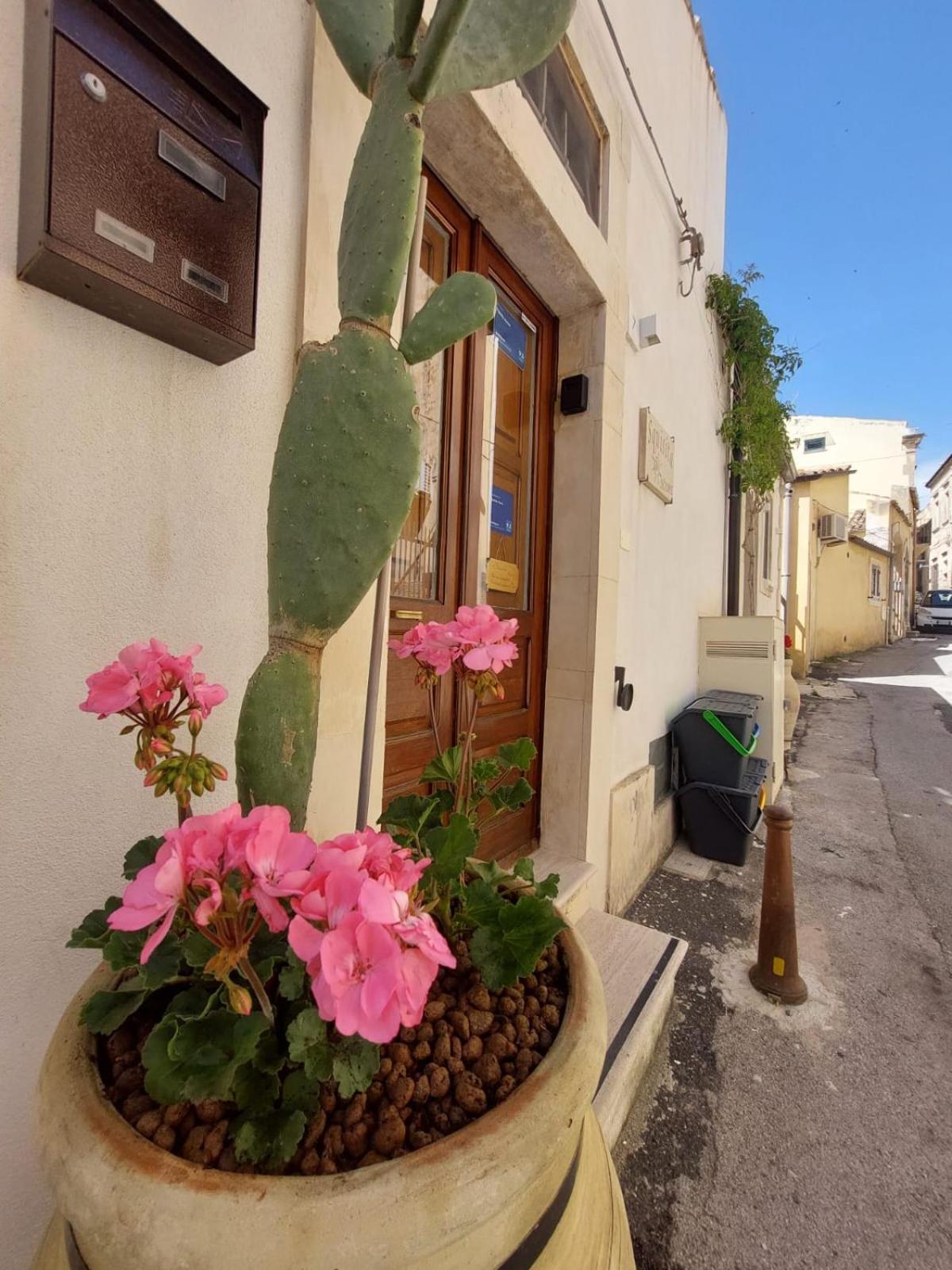Squisita Home Noto Buitenkant foto